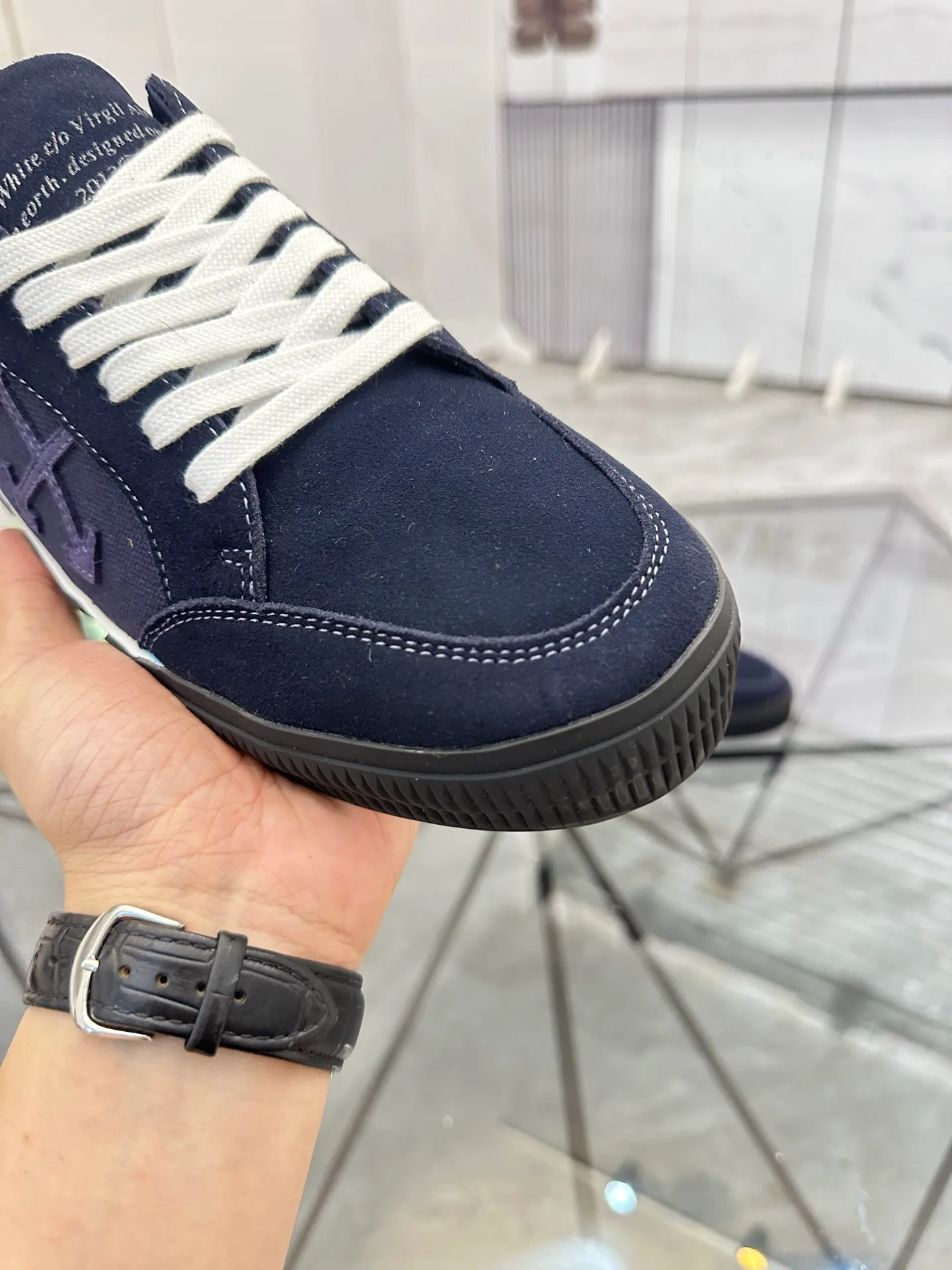 Selling men's shoes 💰: 💰P440¥ Product trademark: OFF WHITE * "OFF WHITE*" low-top casual shoes Regular size: 35-45 (can be customized to 46) Couple style Product materials: imported nubuck leather upper spliced ​​with original fabric, breathable lining, original outsole. No.: H203